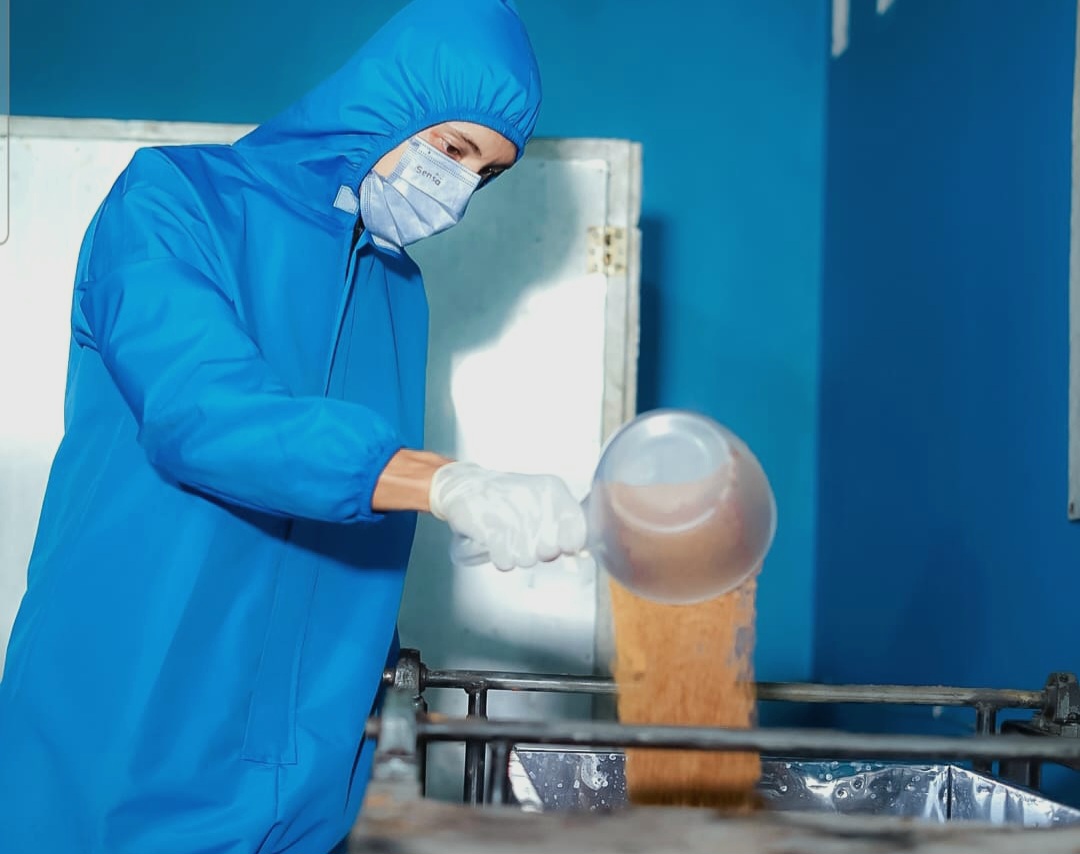 Coconut sugar sieving process